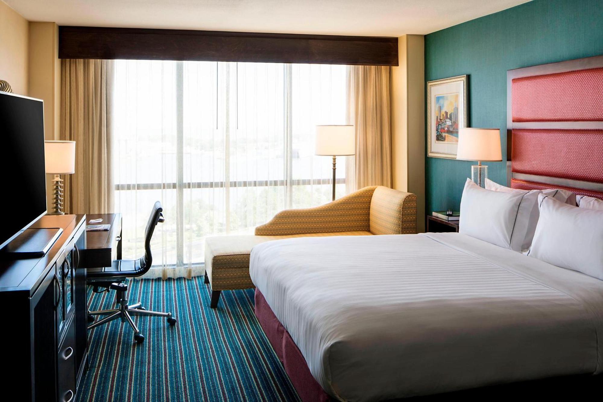 Renaissance Mobile Riverview Plaza Hotel Exterior photo
