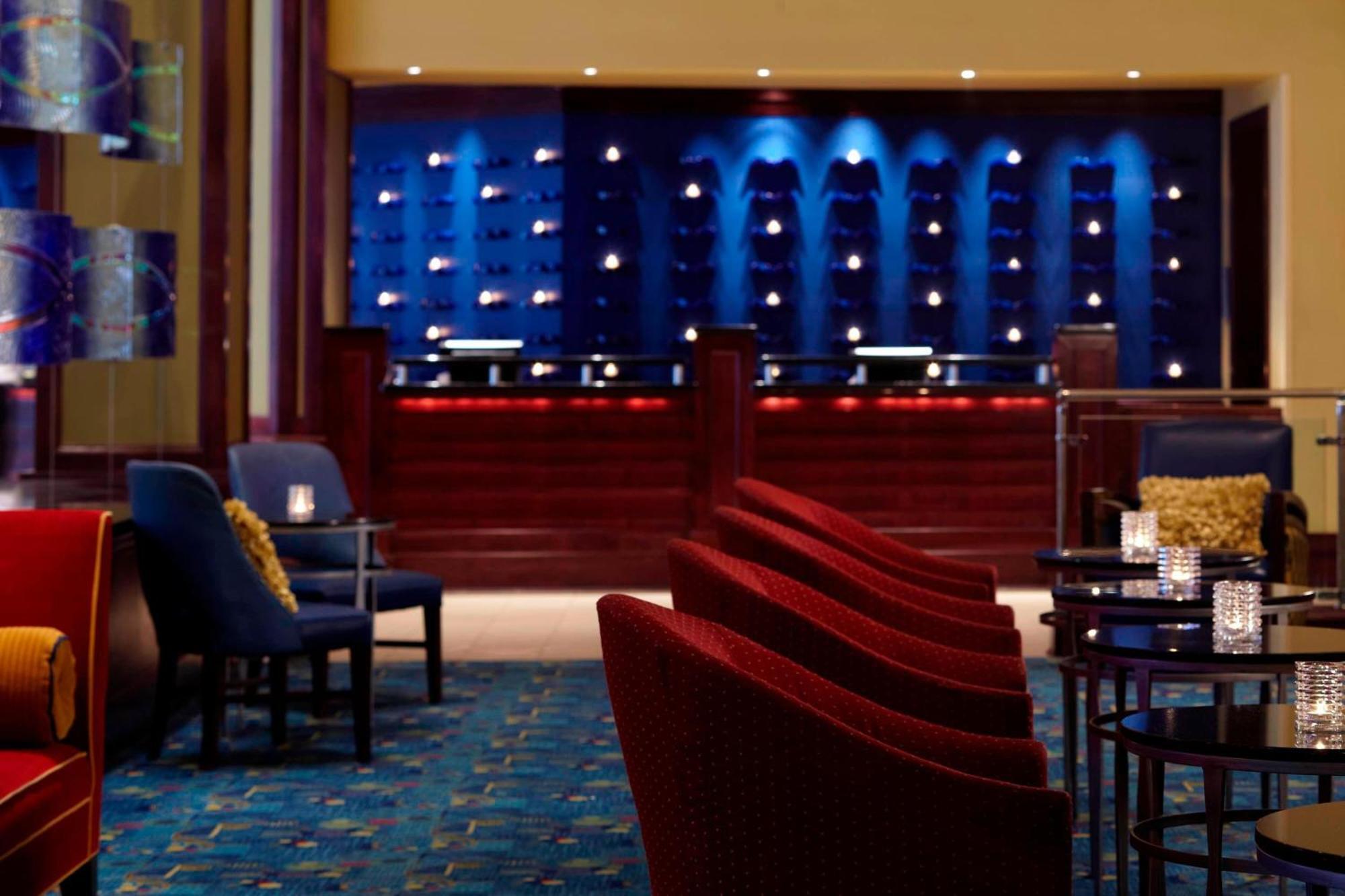 Renaissance Mobile Riverview Plaza Hotel Exterior photo