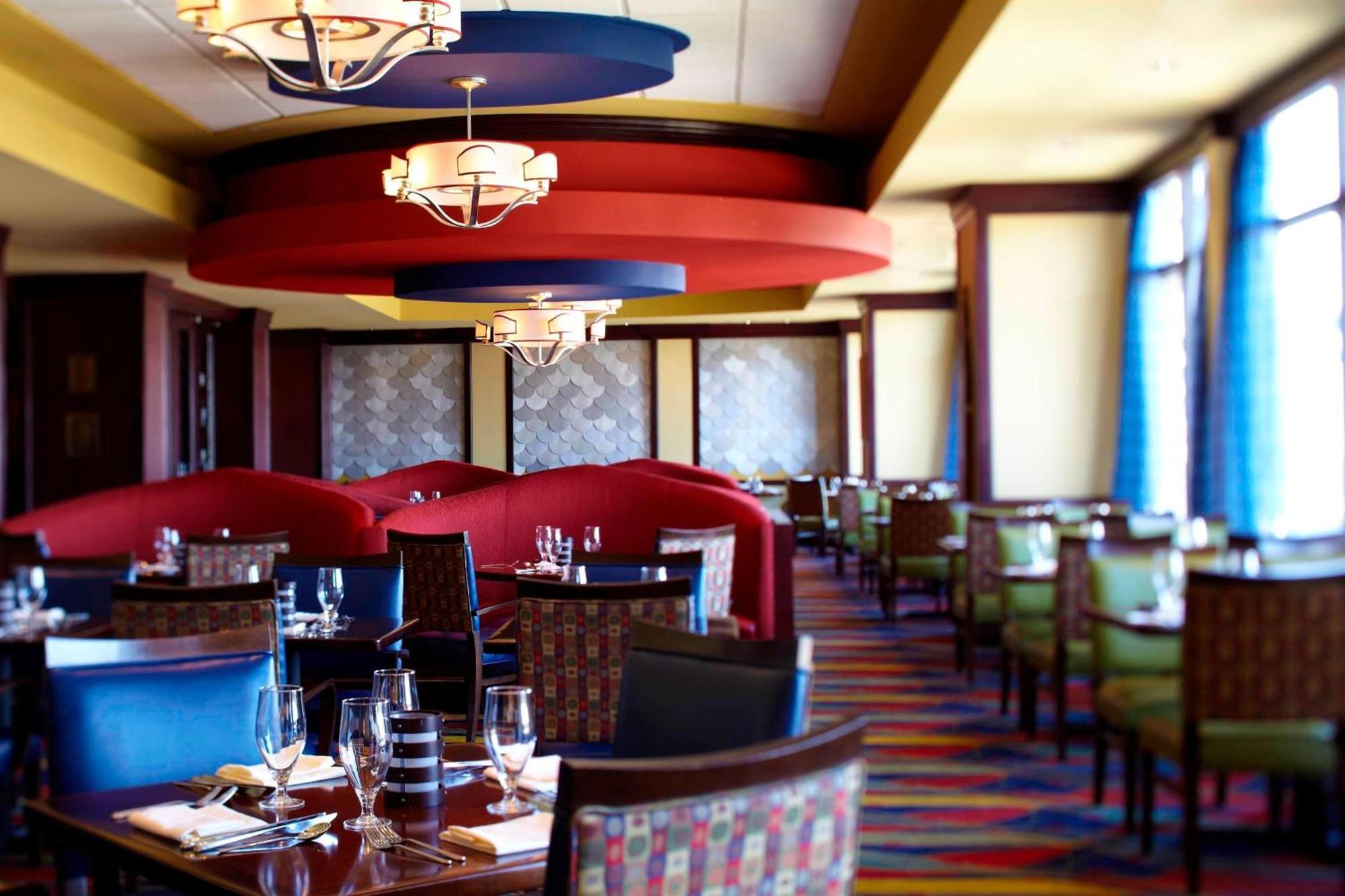 Renaissance Mobile Riverview Plaza Hotel Exterior photo
